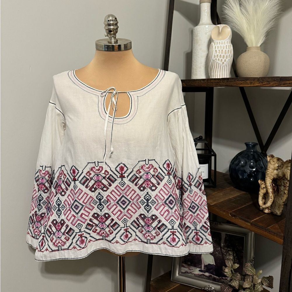 CHELSEA AND VIOLET Embroidery Top White And Pink Womens SIZE Medium
